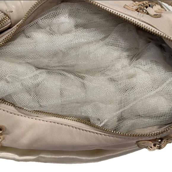 Michael Kors unique ID suple leather Hobo handbag with shiny gold hardware - Picture 10 of 11